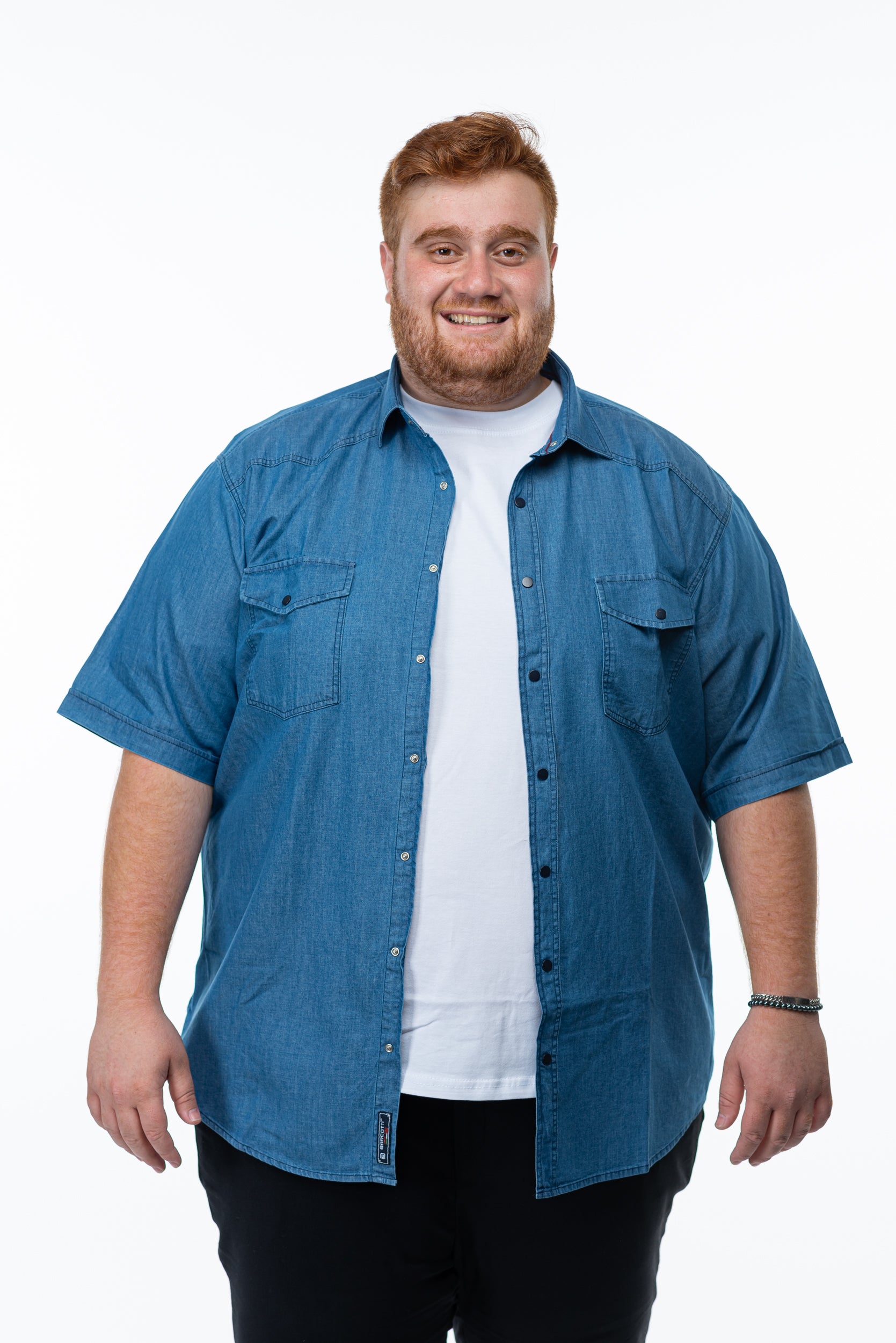 מכופתרת ג'ינס