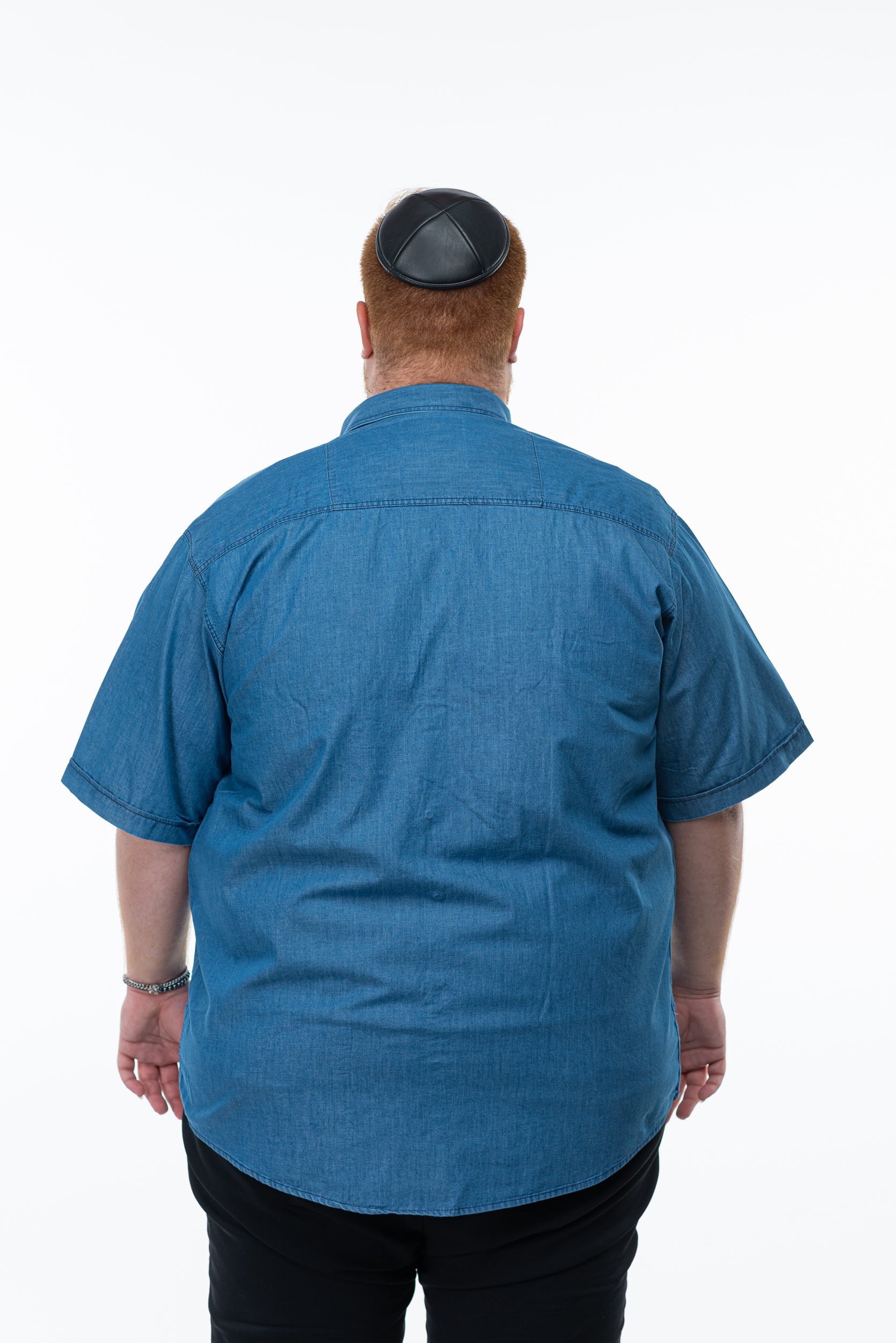 מכופתרת ג'ינס