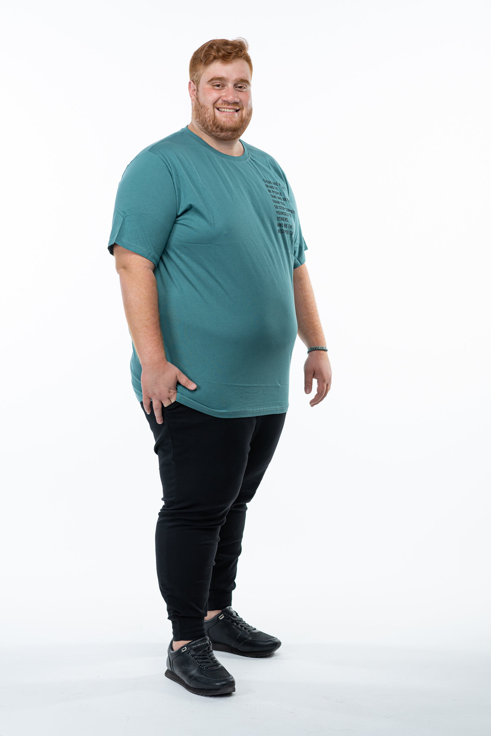 טי שרט הדפס כיתוב בצד