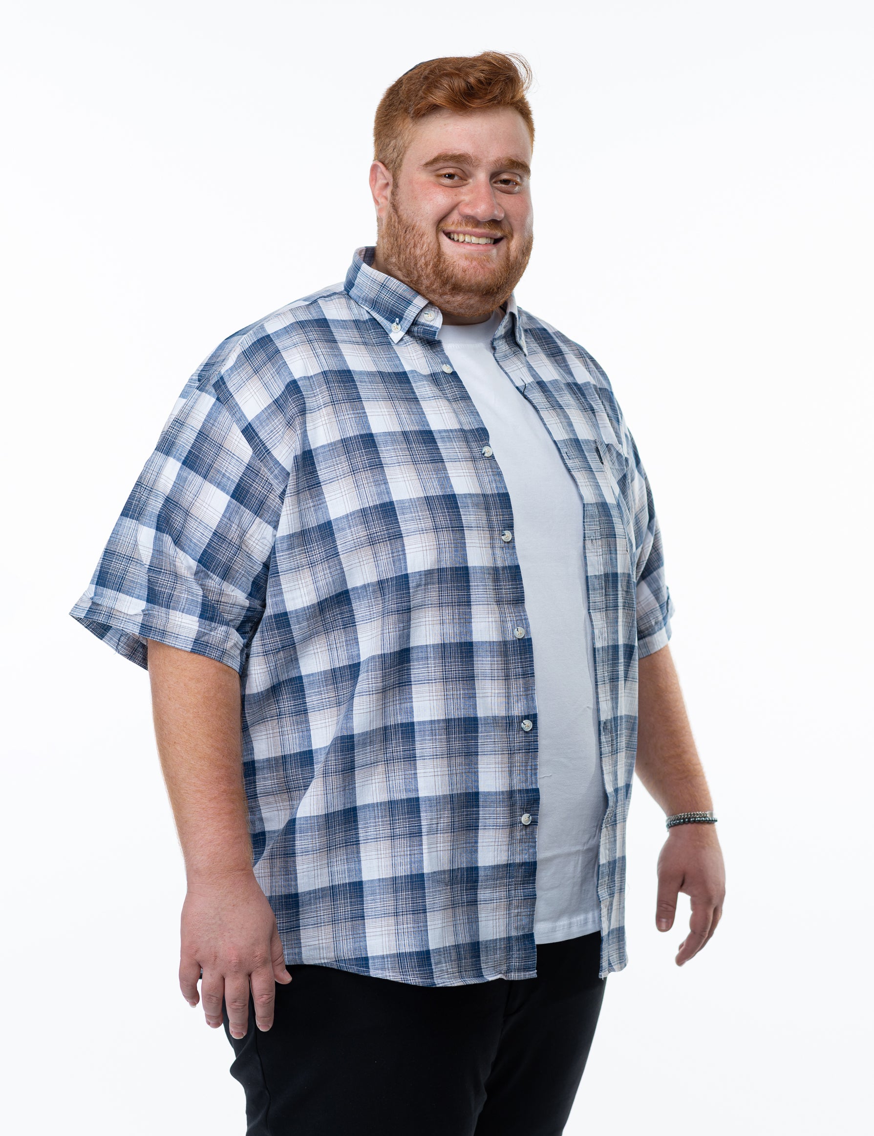 מכופתרת משובצת כחול לבן