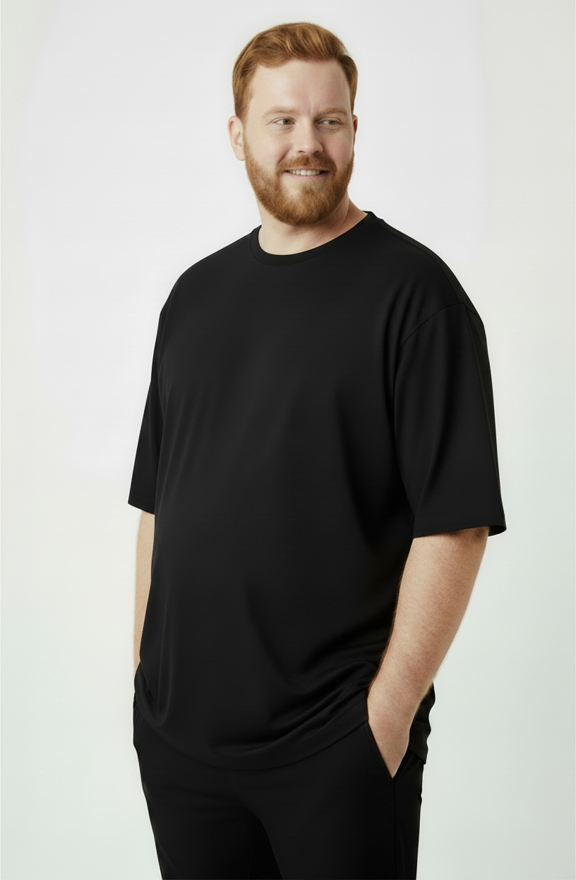 חולצת אוברסייז שחורה – “איתך בגדול”