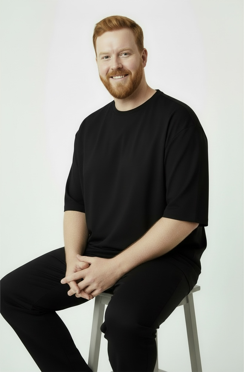 חולצת אוברסייז שחורה – “איתך בגדול”