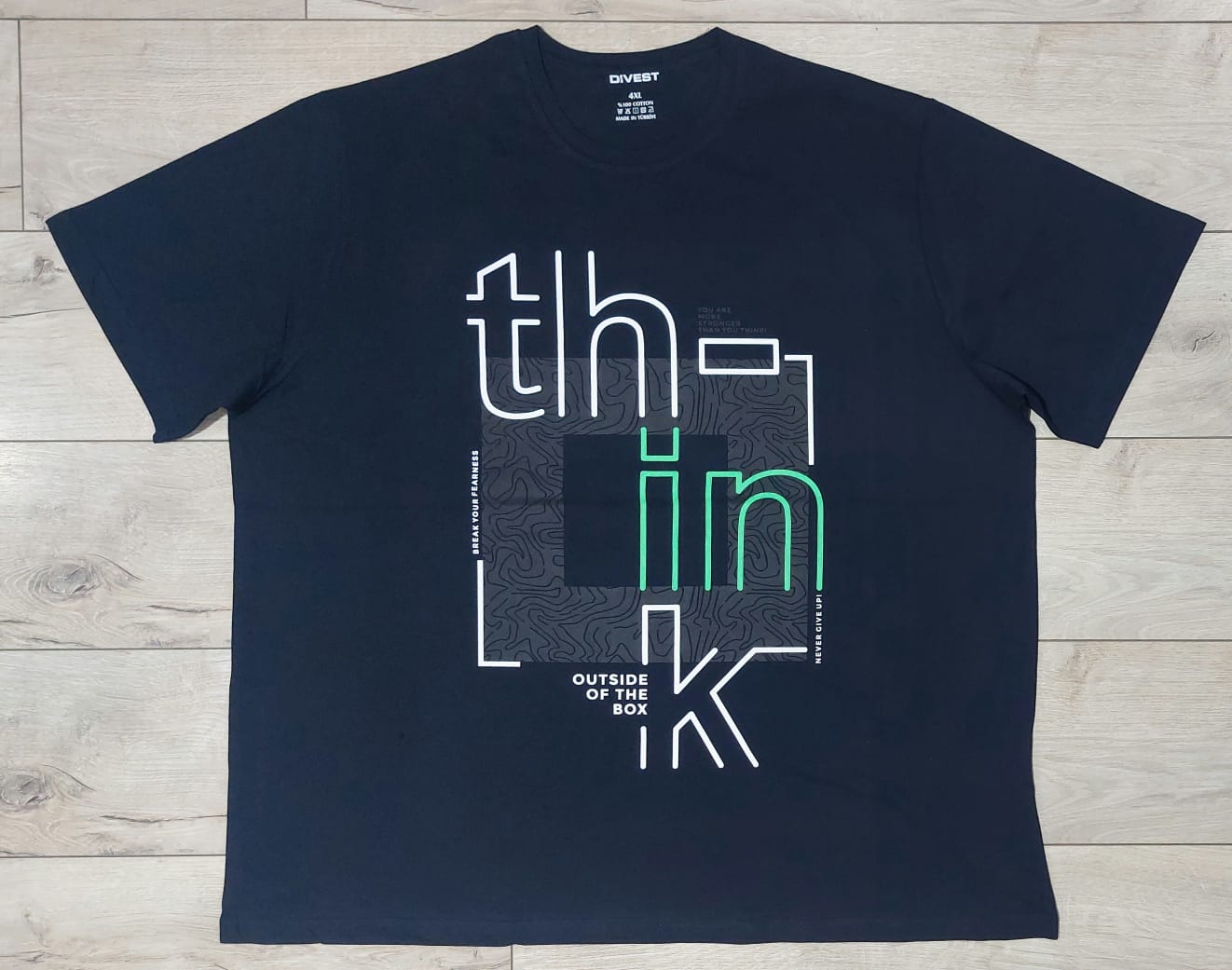 Think - חולצה עם הדפס