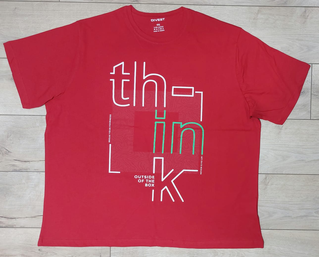 Think - חולצה עם הדפס