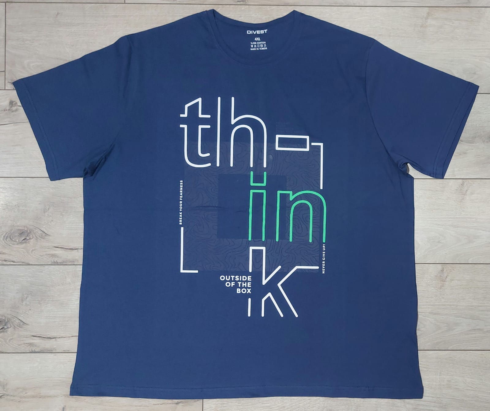 Think - חולצה עם הדפס