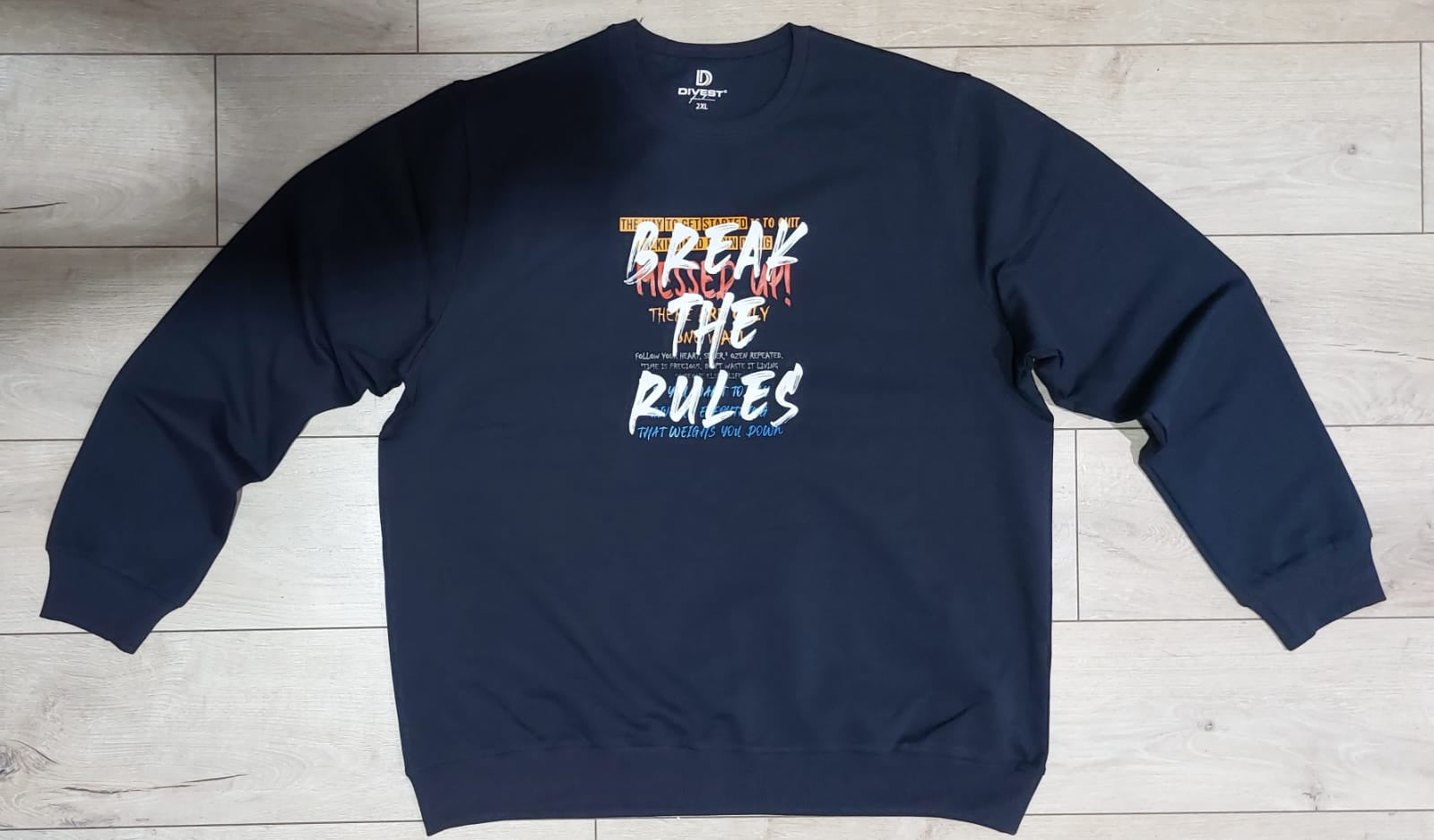 סוודר מבד נעים עם הדפס מקדימה