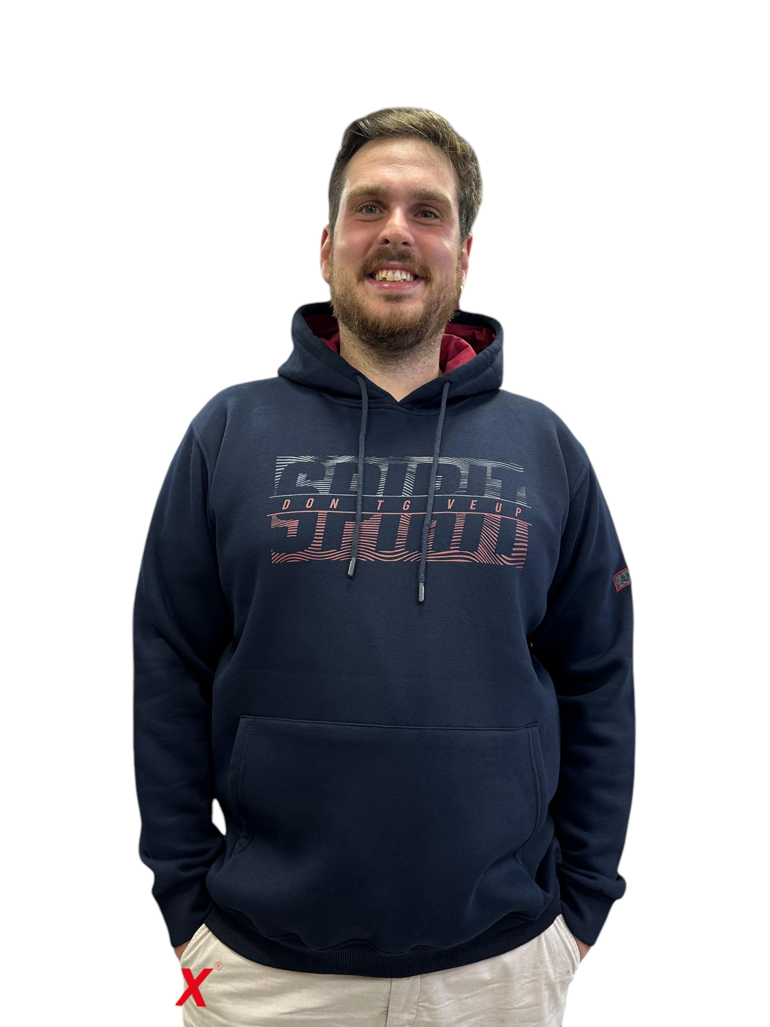 קפוצ׳ון עם לוגו מקדימה